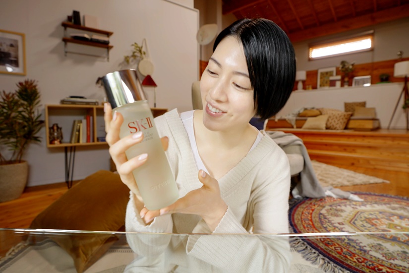 三吉彩花掌鏡自拍「PITERA™ & ME」短片