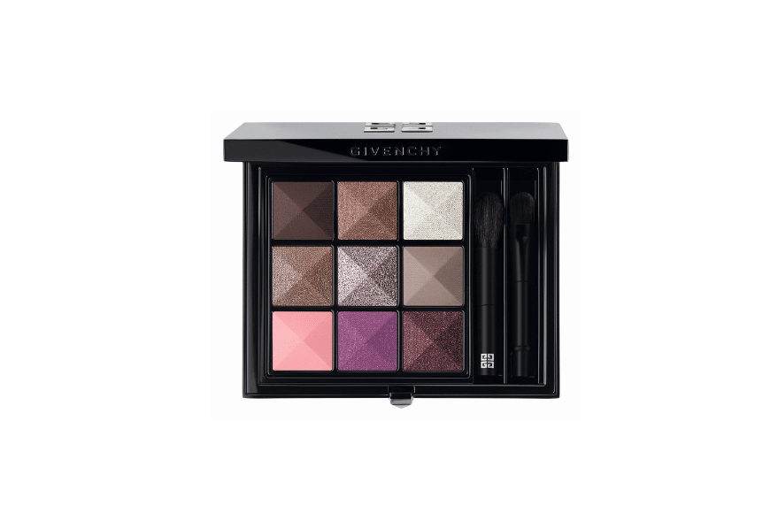 Pantone 2023 Viva Magenta Makeup